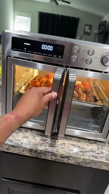 Replace multiple appliances with the Midea Flexify Air Fryer Oven—10-in-1 versatility #midea #mideaflexify #mideaairfryer #airfryer #airfryeroven #dealsforyoudays #tiktokshopcreatorpicks 