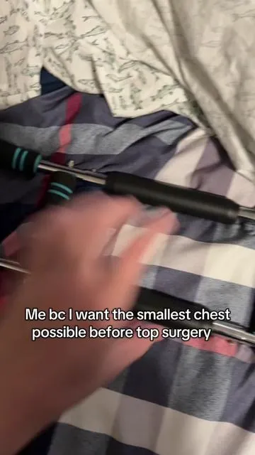 I really really want good results for keyhole and I’m super nervous about getting surgery for the first time. Doing everything I can to make it go smoothly. . . . . . . . . . . . . . . . #FTM #TopSurgery #HotWave #ChestWorkout #dysphoria 