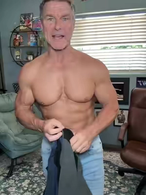 How is a 61 year old supposed to dress? I’m not tryna look old! Lettem dress the way they want, me I’m gonna look good! #mensfashion #shirt #ootdinspo #oldman #natty #clothes 