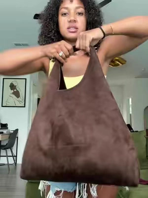 in love with this tote bag from @Gap 🤭 #gap #gaptotebag #gapslouchytote #slouchytotebag #totebag #gappurse #dealsforyoudays #tiktokshopcreatorpicks 