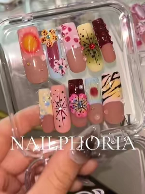 Stoppp these are too cute #nailphoria #pressonnails #nailinspo 