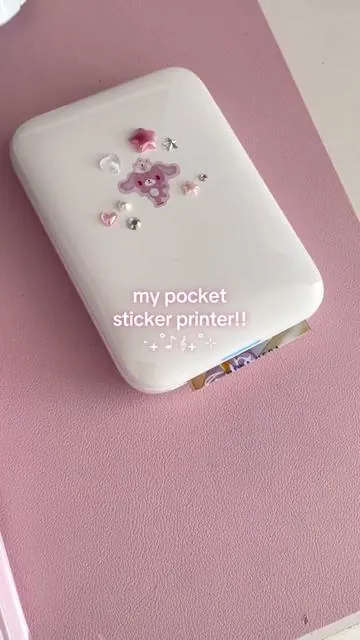 scrapbook on the go🙂‍↕️🩷 #deco #stickers #kpop #journalling #scrapbooking #scrapbook #journal #stationary #miniprinter #printer #peachgirl #kpop #anime #sanrio #sanx #trinkets #crafts #art 