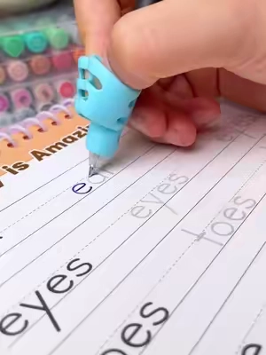 La tinta desaparece en 20 minutos. ¡Reutilízalo siempre!#dealsforyoudays #Summer #summertoys #Summer #summerfinds #summerfavorites #TikTokShopSummerTumUp #timetome#preescolar #cuaderno #plumamagica #libromagico #parati #handwriting #tracingbook #copybook #kindergarten #workbook #homework #dealsforyoudays #fpy 