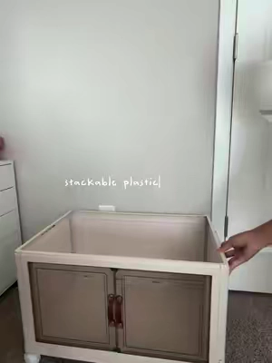 These stackable storage bins are so useful! love that they have wheels too! 🔥🔥 #tiktokshop #tiktokshopsummerturnup #dealsforyoudays #tiktokshopcreatorpicks #stackablestorage #storagebins #storage #organization 