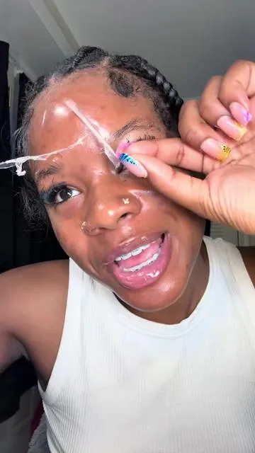 1st morning shed 😆 @medicube US Store use code CREATORPIC for $ off : ) #medicube #SuperBrandDayDFYD #superbrandday #hydration #glow #skincareproducts #acneproneskin #glowing #summerglowup 