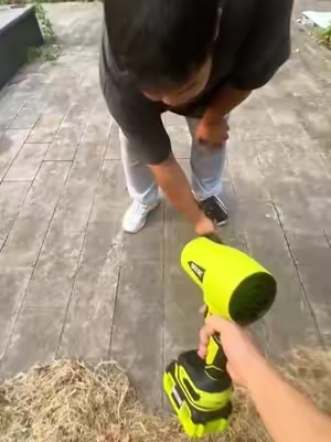 Man, this saved my back! I no longer have to bend over to clean!#powerful #cleaning #jetblower #tiktokshop #tiktokmademebuyit #landscaping #lawncare 