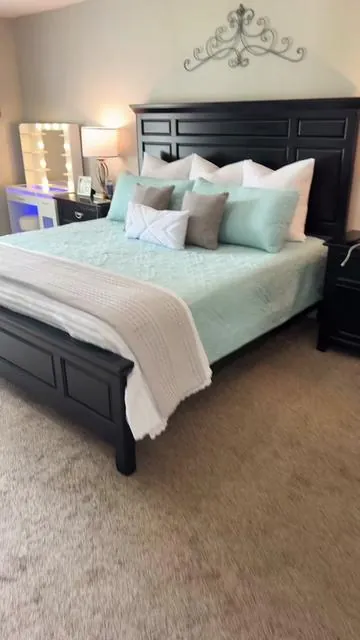 This quilt is so beautiful! The comfort is 10/10! We love it!  #bedding #beddingset #quilt #quiltset #comforter #comforterset #bed 