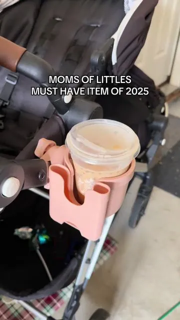 Game changer for our walks!!!! #motherhood #millennialmoms #momsoflittles #4under4 #3under3 #2under2 #2under2life #stroller #strollers #babymusthaves #mommusthaves 