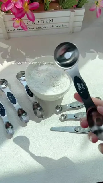 So obsessed with these little cute measuring spoons for my kitchen 💁🏻‍♀️✅✨#tiktokmademebuyit #fyp #foryoupage #measuringspoon #measuringcups #kitchengadgets #kitchenhacks #kitchenremodel #magnetic#spoon #kitchenware 