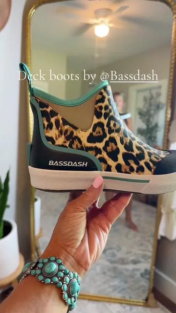 Ahhh I LOVE these! #deckboots #muck #rainboots #fyp #bassdash #bassdashfishing #womensfashion 