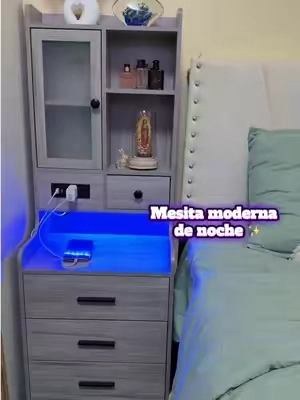 Hermosa mesita moderna  de noche con estación de carga✨ ❤️ #mesitadenocheledcon3cajones  #mesitamodernadenoche #muebledesormitorio #mesitaled #furniture #homedecorideas 