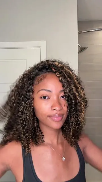 This my real hair😂😍 Curly half wig from @ISEEHAIR #fyp #wiginstall #halfwig #Iseehair #wig 