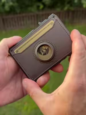 Is this the best wallet of 2025? #menswallet #TikTokshopbacktoschool #tiktokshopcreatorpicks 