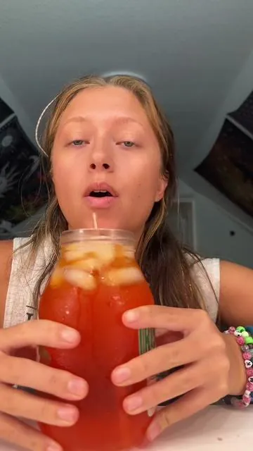 New fav 🧡 #fyp #slay #content #summer #health #vitamins #loadedwater @Caffeine, Candles & Chaos 