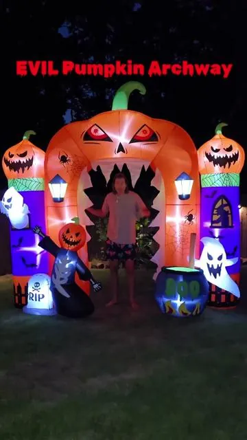 @SHareconn.US Obsessed with this!! 🎃👻🕷 #foryou #fyp #halloweenshopping #readyforhalloween #halloween2025 #halloweenideas #halloweenlights #halloweendecor #halloweendecorations #halloweenarch #halloweeninflatables 