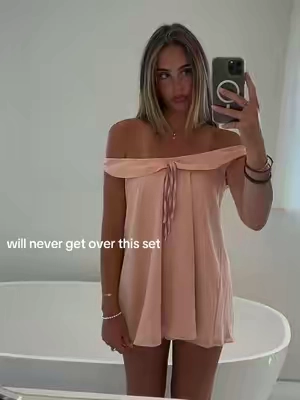 honestly so feminine and adorable..