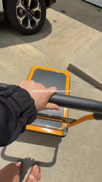 This foldable push cart was a must have. 

#foldablepushcart #pushcart #movingheavystuff #heavydutypushcart #diyfinds 

#tiktokshopcreatorpicks 