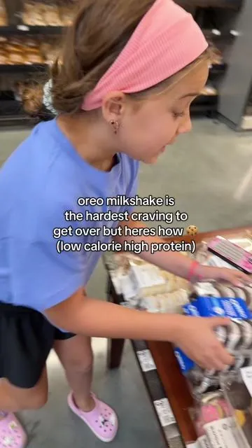 this cookies and cream flavored milkshake with no calories and extremely high in protein this tastest just like oreo