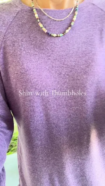 I love the fit and coziness of this long sleeve shirt, it comes in several colors.
#wiholl #longsleeveshirt #thumbholes #fallfashion #womensshirts 