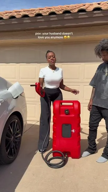 I guess this is that hood love they sing about in songs 😩😭😭🙏🏾 #garvee #portablegasstation #15gallontank #tiktokshopcreatorpicks #tiktokshopbacktoschool 