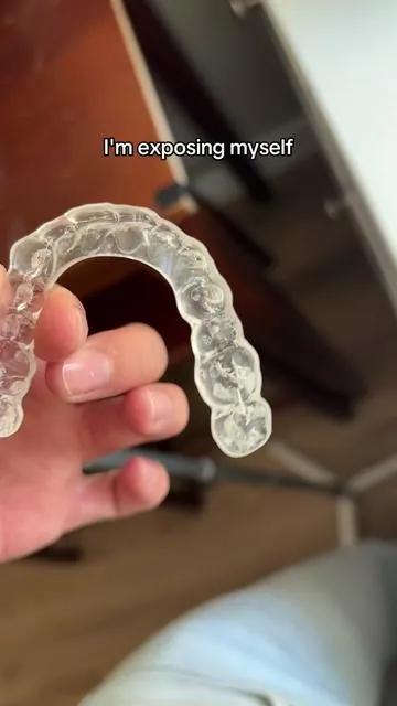 These tablets clean my retainers so well #retainercleaner #dentaltips #dentalhygienetips #teethcare 