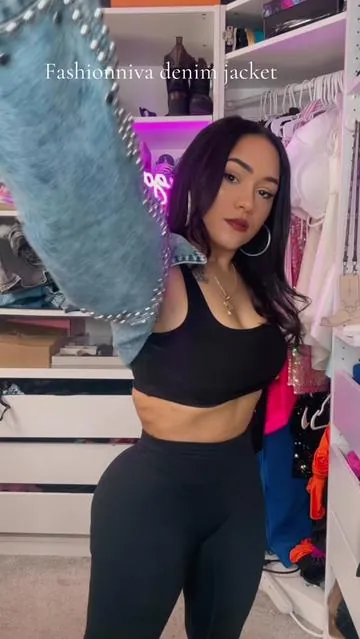 Fashionnova studded crop denim jacket #TikTokShopFashion #tiktokshopcreatorpicks #fashionnova #cuteoutfits #denim
