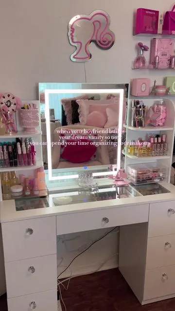 i love my bf & i love my new vanity <3 #vanityorganization #vanitysetup #makeupvanity #ilovemybf #vownermakeupvanity 