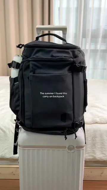 and it’s coming with me on my solo adventure 🥳 it’s airline approved 🙌🏻#bagsmart #RushReady2025 #backpack #travelhack #solotrips 