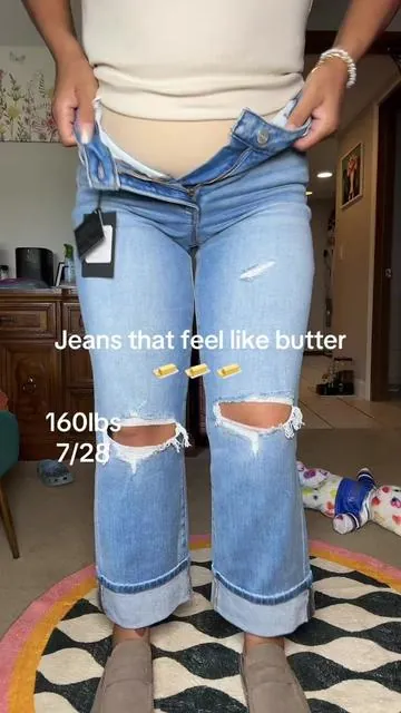 Never tried jeans like these before! Feel like butter or leggings!! Super stretchy, don’t lose their shape, they are the best jeans! @Wild Oak Boutique #risenjeans #jeans #denim #stretchyjeans #pants 