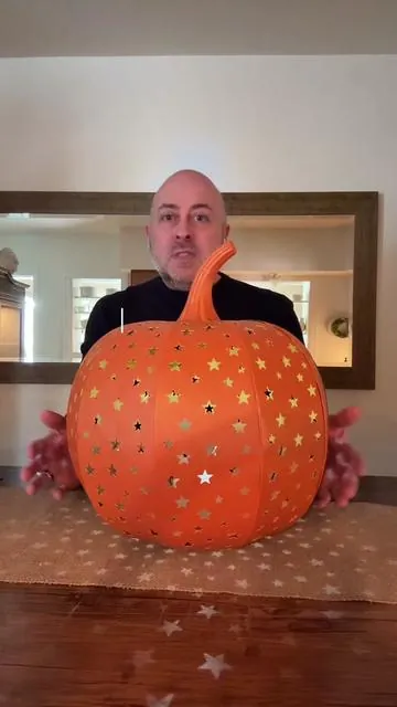 THIS WINS HALLOWEEN!! OMG THIS METAL STARGAZER PUMPKIN BY MARTHA STEWART, sold by QVC is HUGE!! 15” you have a steady, and a twinkle mode, with six hour timer function and this can go right outside in your garden, this is absolutely amazing!! #qvc #marthastewart #halloweendecor 