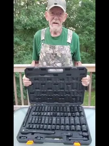 Complete 1/2" Impact socket set. Deep and shallow sockets, extensions, reducers, and a swivel socket. Quality tools all in one place. #vevor #impactsocket #tools #tiktokshopcreatorpicks #toolsofthetrade 