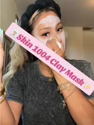 🌸 Looks like a glue stick, works like a glow stick 💕 Pores, oil + blackheads? Gone! ✨#skin1004 #skin1004claystick #koreanskincare #kbeauty #centellaskincare 

@SKIN1004 US 