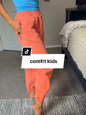 Petite hack unlocked..these Comfrt sweatpants are kids sizing but fit petites perfectly & cost less 👏🏼 #petitefashion #sweatpantsoutfit #petitefinds #comfrtsweatpants #comfrtkids @Comfrt 