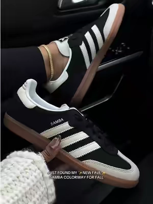 ARE YOU KIDDINGGG ME 😍❤️‍🔥 this colorway is everything! #sambas #adidassamba #sneakergirl #trendingsneakers #sneakertok 