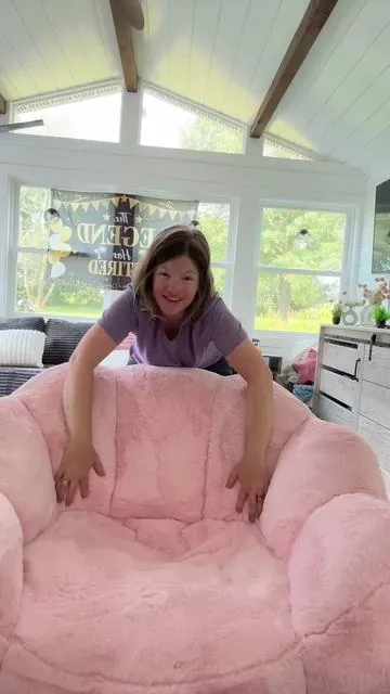 Big foam chair is cozy adult size #FoamChair #CozyChair #BonelessSofa #BonelessChair #BeanbagChair 