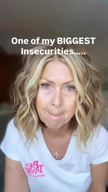 ✨ Everyone has their insecurities. I have many🤷‍♀️ My under eye dark circles and bags are up toward the top of my list:) ⭐️Thank goodness for Dr. Melaxin. From puffiness to fine lines, Dr. Melaxin Eyephalt Cream has me covered. 🌿 Give your eyes the care they deserve! A little tube, a big difference 👀 @Dr Melaxin Official ✨ #SkincareThatWorks #agelessbeauty #antiagingskincare #undereyebags #fypage 