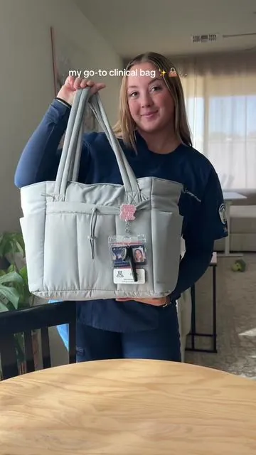 this is the perfect tote bag for any nurse or healthcare worker needing something spacious + durable!!! @Wandering Nature ✨🩵 #nursetiktok #nursinglife #nursesoftiktok #nursingstudent #nursebag 