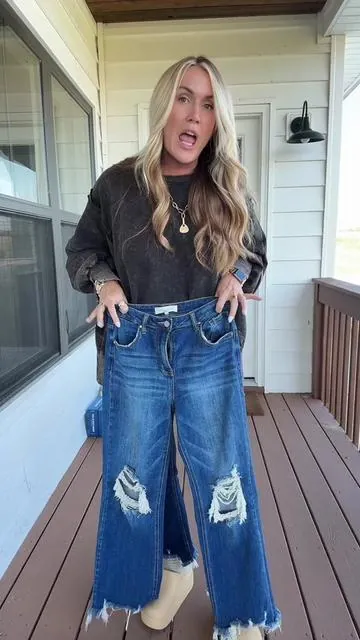 The best of both worlds >>> #creatorboostcamp #launchpadleaderboard #tiktokshopcreatorpicks #distressedjeans #risenjeans @Wild Oak Boutique 