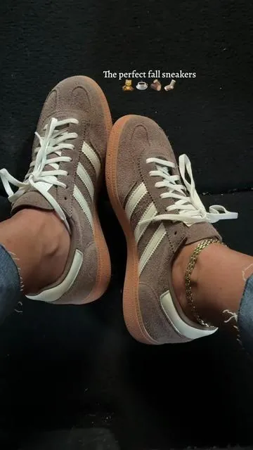 This color of the Adidas Spezial for fall 🍂🧸🧦🪵☕️ #adidasspezial #fallfashion #adidas #fallsneakers #fallaesthetic 