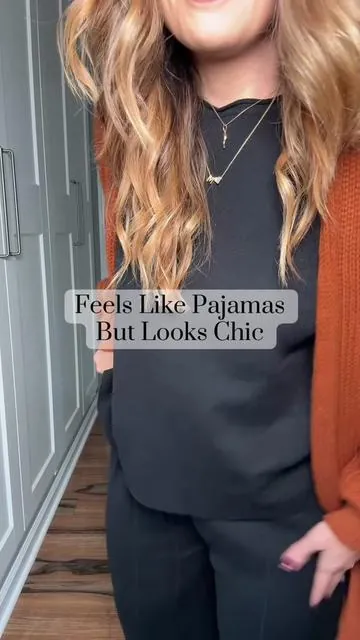 @Ommig This two-piece set is my fall transition uniform. It’s so soft and stretchy it literally feels like pajamas, but it’s polished enough to wear out of the house. The relaxed fit top with cap sleeves pairs perfectly with the flowy pants, and the knit fabric moves with you all day. Stretchy, comfy, and pulled together—this is how you do effortless fall style.

This two piece set feels like pajamas but looks polished enough for fall errands, coffee runs, and everything in between 🍂 Stretchy, comfy, and chic for the season.

 #FallOutfit #ComfyChic #TwoPieceSet #FallFashion #tiktokshopcreatorpicks 

fall two piece set, comfy knit outfit, stretchy loungewear set, women’s fall fashion