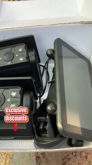 Reversing a vehicle with one screen, the special offer will end soon, don't wait for the original price to be resumed!#sixseven #hyundai #sienna #machineshop #scooter #traffic #tucson #yukon #carwash #truckdriver #fyp #rvlife #wireless #solar #camera