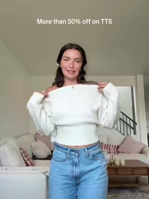 Was not expecting this quality or fit!! Sooo cute. Definitely selling quick #tiktokshoprestock #fallfashion #fashion #offtheshoulder #pacsun #sweaterstyle #sweaters #cutesweaters #OOTD #falldealsforyou #falloutfits 