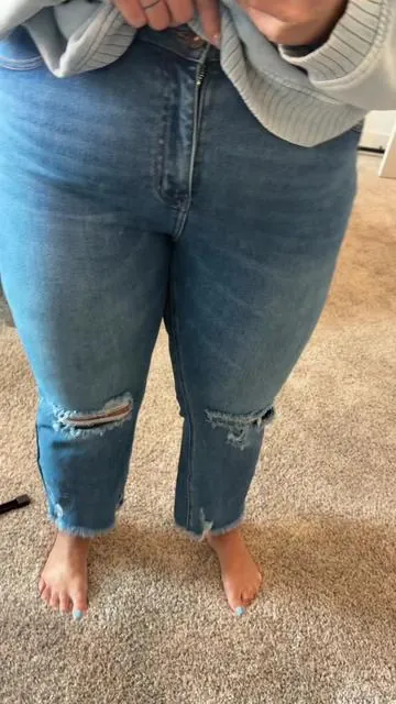 Give me my favorite brand of jean but make them way more affordable! @FireSwan @Fireswan_fashions #plussizefashion #curvy #risenjeans #jeans #fallfashion 