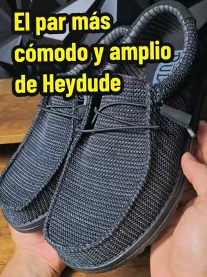 Los Hey Dude Wally Stretch Sox ofrecen comodidad y estilo casual con un ajuste relajado ideal para pies amplios. Su diseño slip-on con cordones elásticos permite ponértelos fácilmente, mientras que la parte superior de malla elástica es flexible, transpirable y repelente al agua. Con plantilla de espuma removible para máxima amortiguación y un diseño ligero perfecto para viajes o uso diario #heydude #heydudeshoes #TikTokShopCreatorPicks #ComfortInStyle #menshoes 