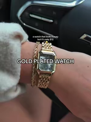 It also comes with a tool to remove links and make it fit to your wrist! Can’t wait style this beautiful watch with all of my fall fits 🍂🖤 #watch #womensjewelry #womensaccessories #fashiontok #goldjewlery 