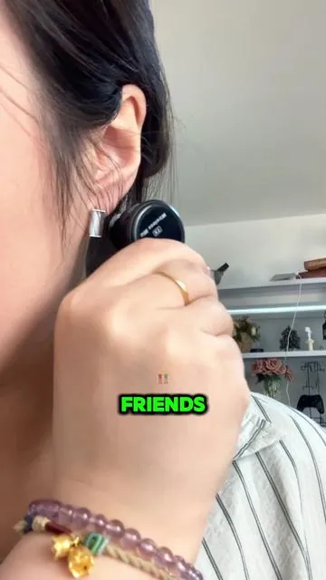 ⏰📲🎙️This wireless clip-on magnetic noise-canceling microphone is a must-have for high-appearance streamers; it's easy to use, has a long battery life, and produces excellent sound quality; most importantly, the price is quite reasonable; I'm sure you'll love it. #microphone #wirelessspeaker #wirelessheadphones #tiktokmademebuyit #wirelessmicrophone 