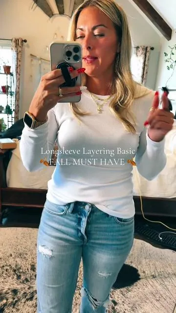 #ribbedlongsleeve #fittedlongsleeve #longsleevetop #longsleeveshirts #fallfashioninspo @anrabess_us 