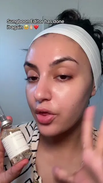 This is liquid gold omg 😍✨ #sungbooneditor #silkpeptideintensiveliftingampoule #antiaging #womenintheir30s #skincare 