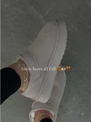 It’s time to fall prep 🍂 #miniboots #ankleboots #boots #fallfashion #womenshoes 