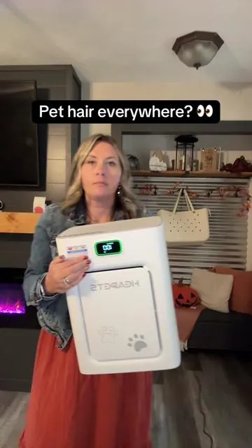 Do you have a dog or a cat? Or any pet with fur? This air purifier is everything you’ve been looking for! #AirPurifier #petparent #Cleantok #HomeEssentials #PetAllergies 